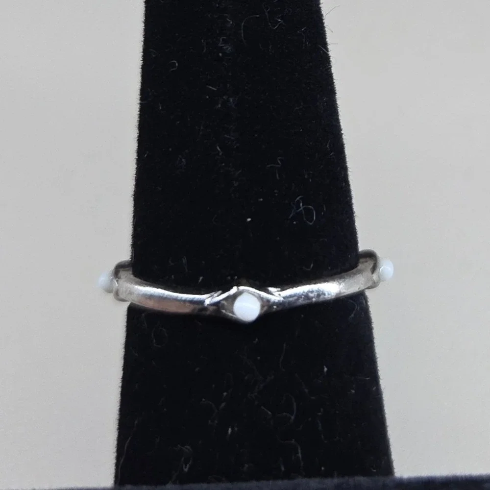 Silver Tone Minimalist Stackable Band Ring with White Accents‎ Size 8.5